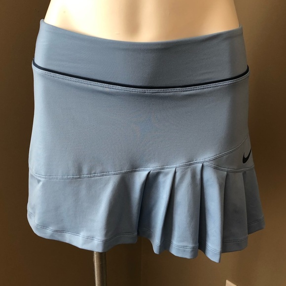 *SOLD* Nike Dri Fit Skort w/ front pleats - Picture 5 of 8